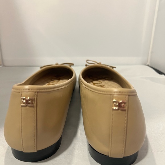 Sam Edelman Beige and Black Women's Flats - Picture 4 of 5